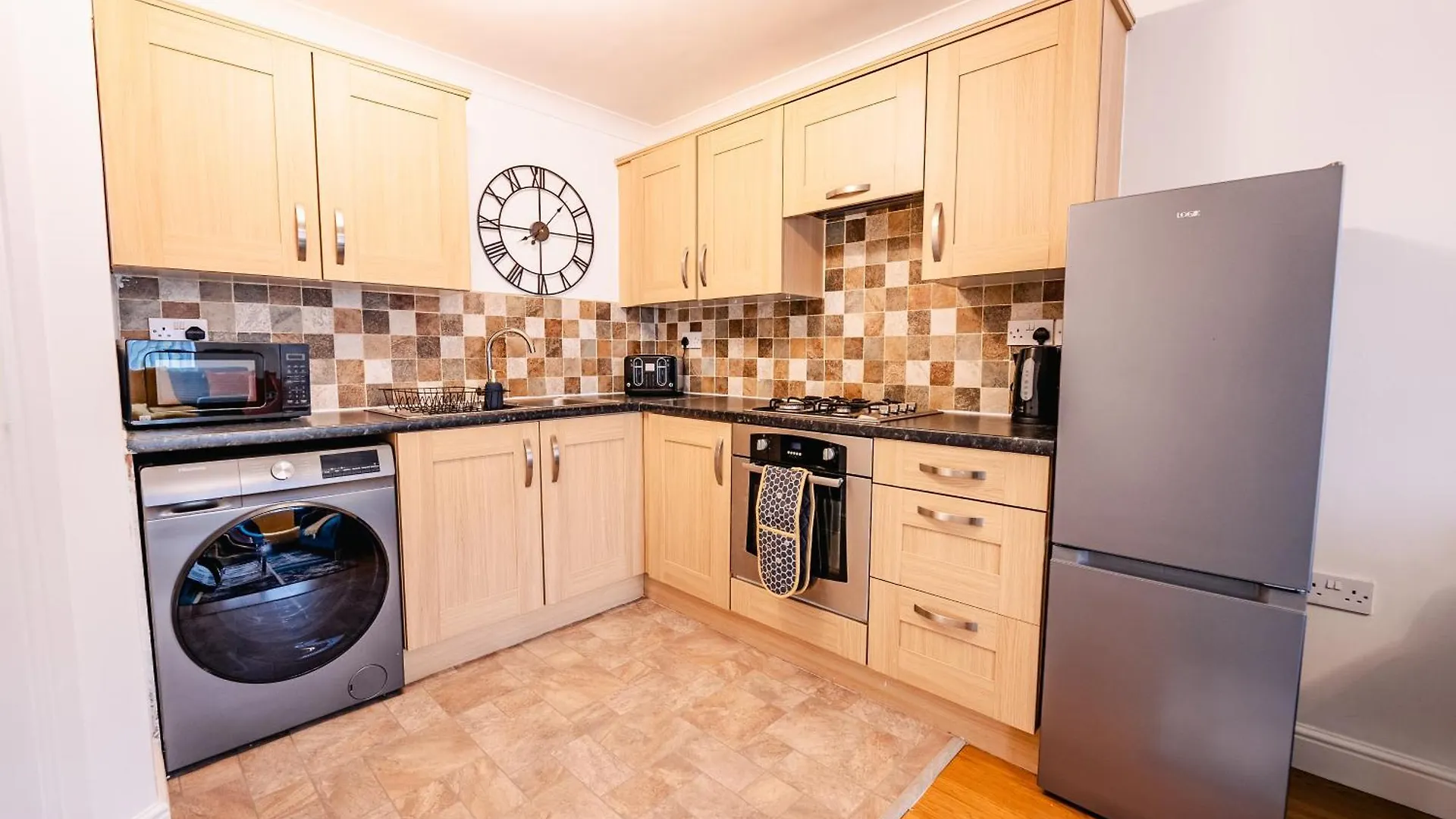 Holiday home Bright & Elegant House Near City Centre And Stadium Cardiff