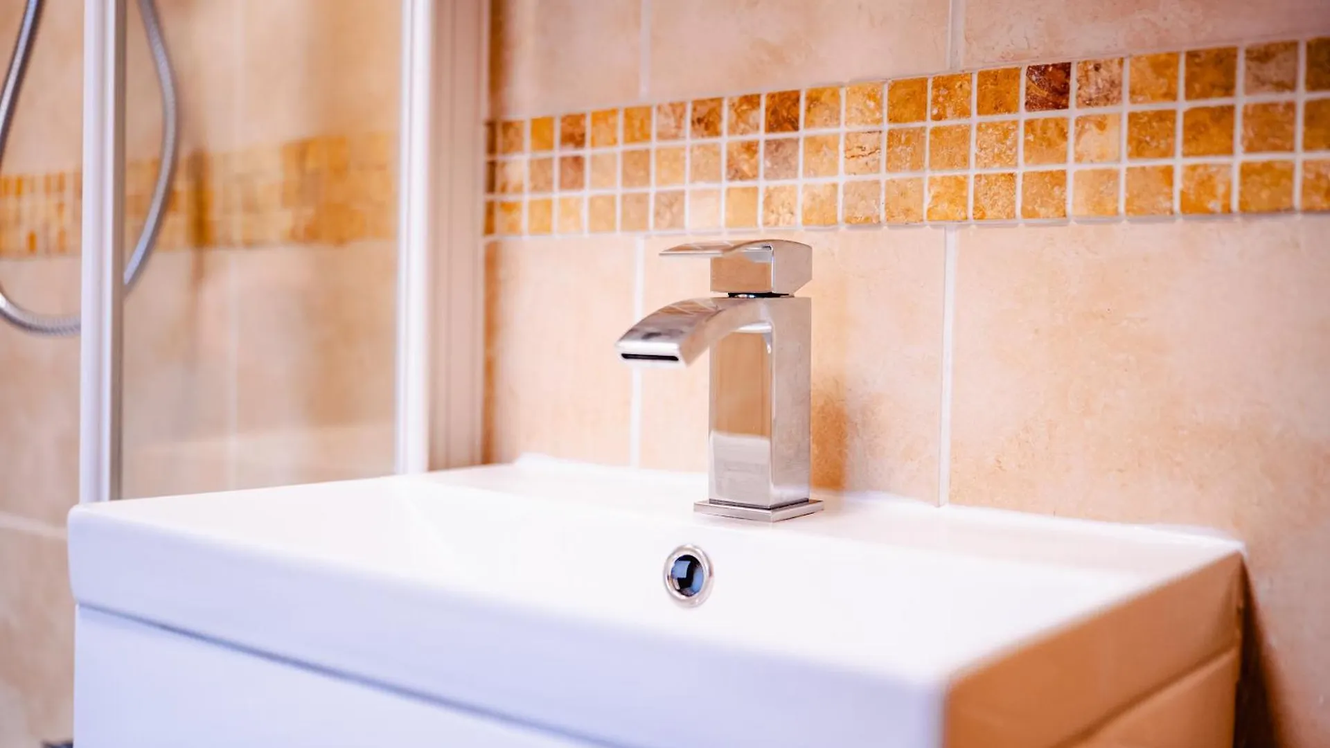 Holiday home Bright & Elegant House Near City Centre And Stadium Cardiff United Kingdom